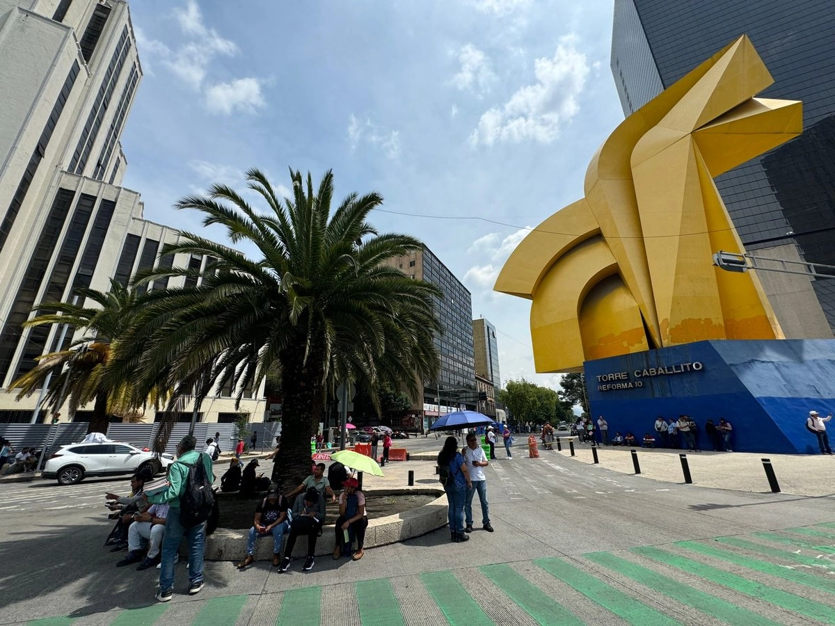 CNTE CUMPLE 16 DÍAS EN HUELGA Y EXTIENDE BLOQUEOS MASIVOS EN LA CDMX