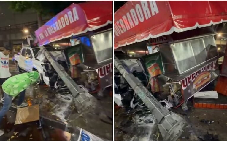 Una camioneta se estrella en Iztapalapa contra un poste de luz y dos puestos de comida semifijos