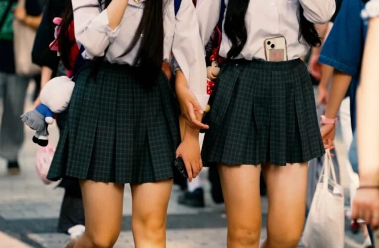 Autoridades alertan sobre el incremento de jóvenes infractores por upskirting en Japón