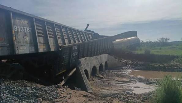 Descarrilamiento de Ferromex provoca derrame químico en Sonora