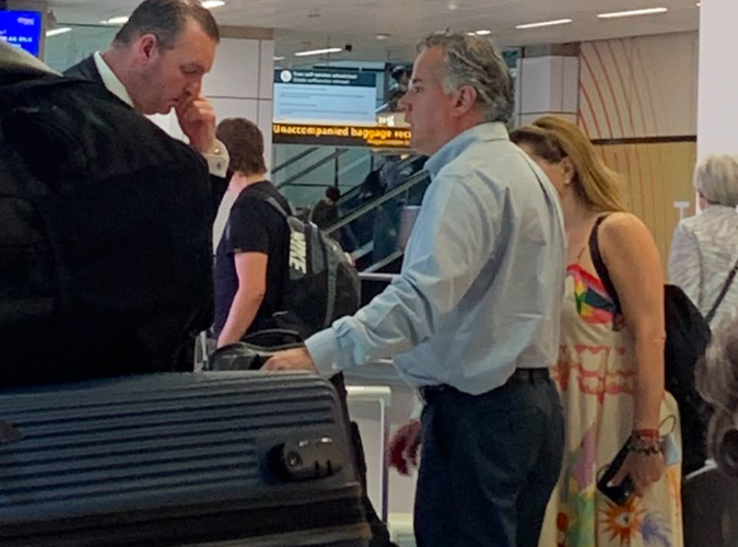 Polémica por Santiago Nieto: redes cuestionan su registro en Querétaro tras viaje a Ámsterdam