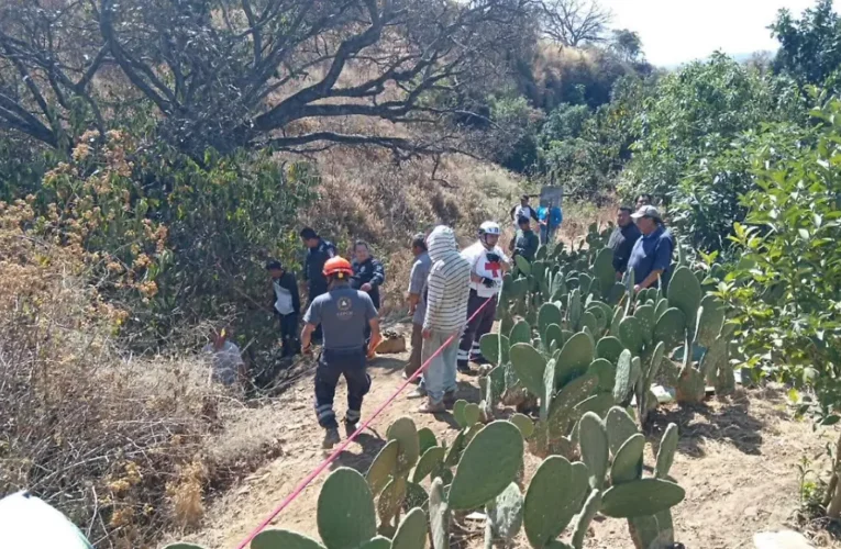 Autoridades capitalinas investigan un triple homicidio en carretera Xochimilco Oaxtepec