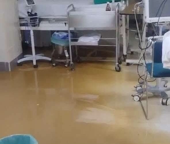 Denuncian abandono en Hospital de Amanalco tras inundaciones