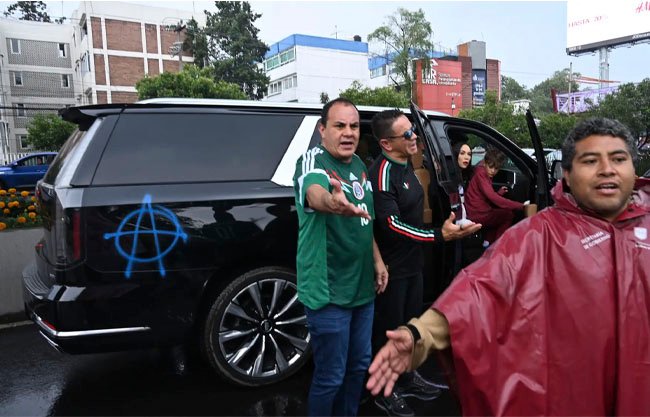 agreden a Cuauhtémoc Blanco