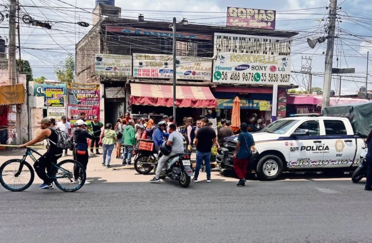 Asesinan a tiros a un hombre de 38 años en Avenida Tláhuac y dejan a una mujer herida