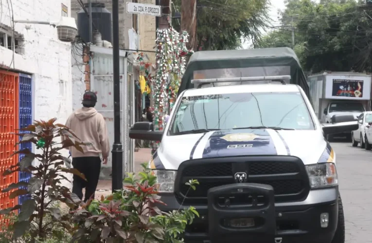 Mujer de la tercera edad es baleada en su domicilio en Iztacalco por grupo delictivo