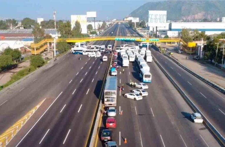 Transportistas liberan la carretera México Puebla tras protesta