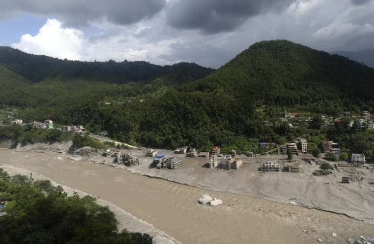 Altas temperaturas elevan riesgo de desprendimiento de glaciar en el Himalaya