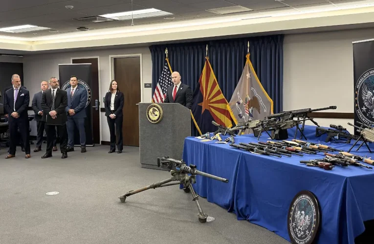 Informe oficial señala que una de cada dos armas ilegales en México ingresan por Arizona