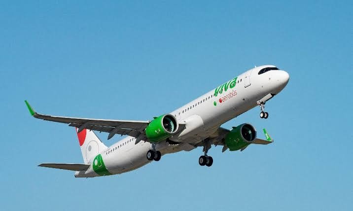 Vuelo de Viva Aerobus evita choque contra vehículos en pista del AIFA