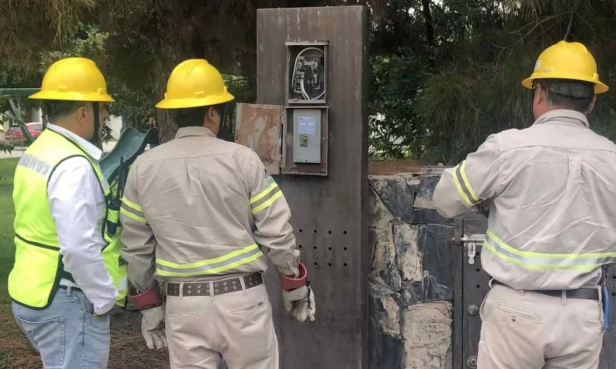 extorsión por falsos empleados de CFE