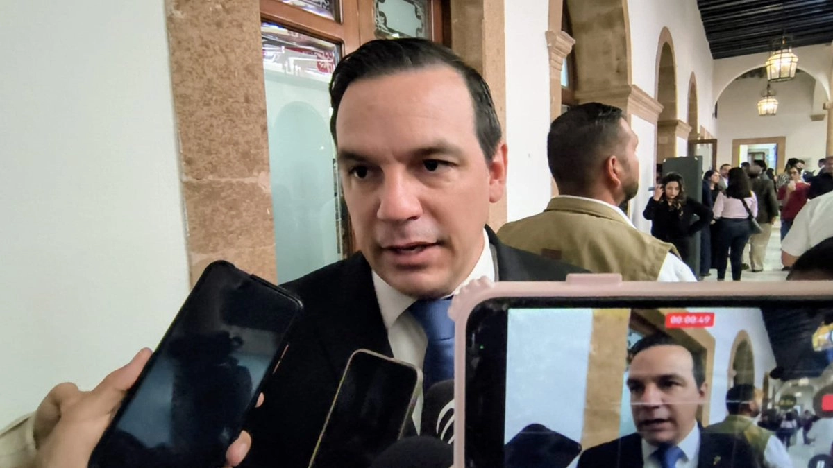 3 policías en Comonfort