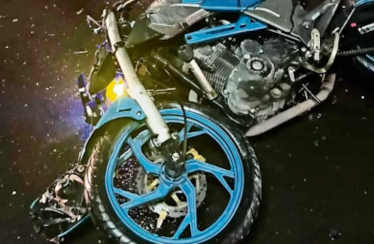 Un motociclista fallece tras accidentarse al caer en un bache en Azcapotzalco