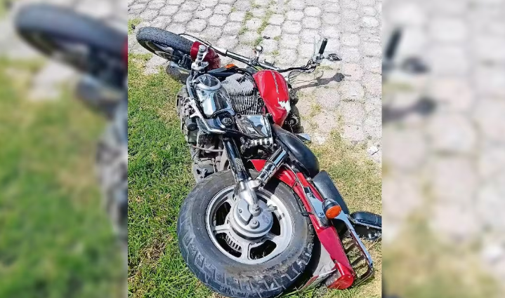 ¡No frenó a tiempo! Motociclista muere al chocar contra un tráiler en Neza