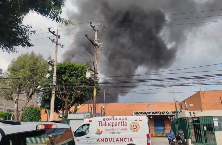 Incendio en Tlalnepantla moviliza a los cuerpos de bomberos locales