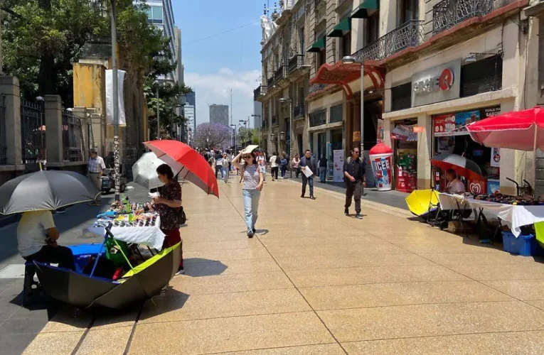 ¡Comerciantes al límite! Cierres viales y ambulantaje hunden ventas en el Centro Histórico