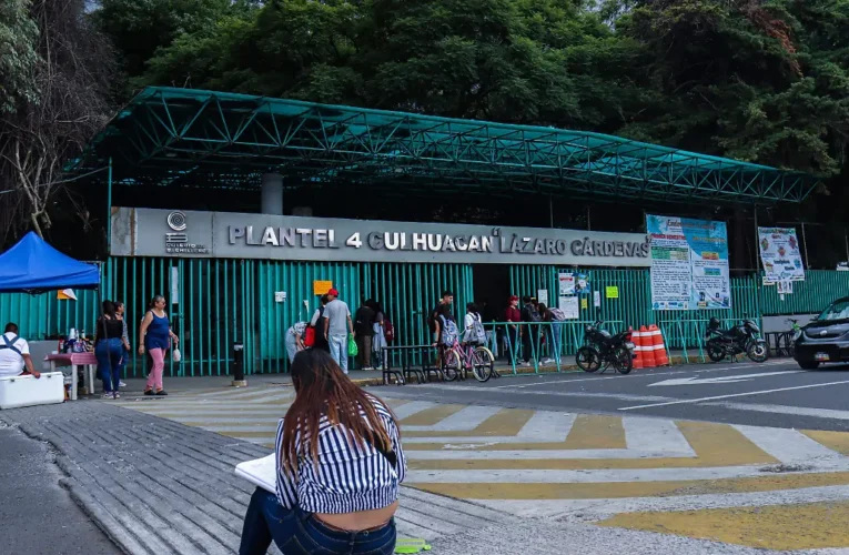 Fiscalía investiga venta ilegal de plazas laborales dentro del Colegio de Bachilleres 4