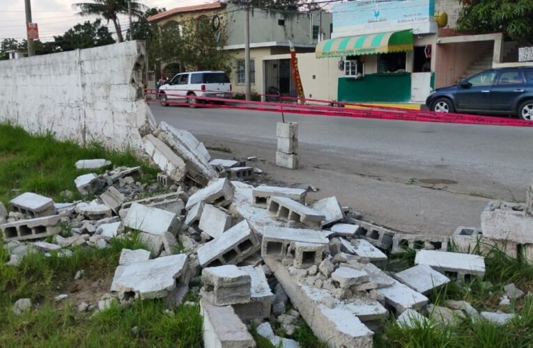 Kínder en León regresa a clases con la barda destruida tras choque de autobús