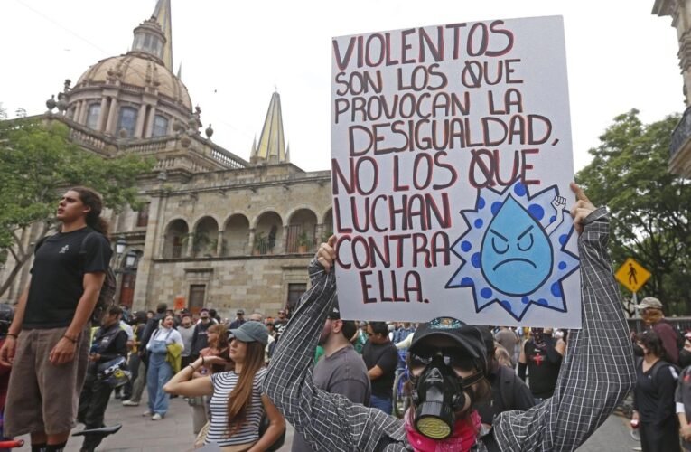 CNDH investiga posibles actos de tortura contra manifestantes pacíficos en Jalisco