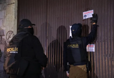 ¡Alerta en Tingüindín! Cateo destapa artefacto explosivo, vehículos y “ponchallantas”