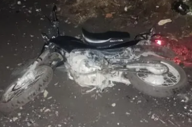 ¡Persecución y balazos en Apatzingán! Detienen a “El Smock” con arma larga y motocicleta