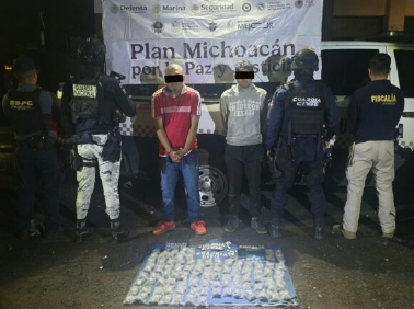 ¡Los agarran con la droga encima! “Characo” y “Alanís” caen por presunto narcomenudeo