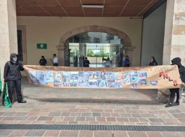 ¡Tensión en Morelia! FNLS acusa al Ayuntamiento de intentar aislar su protesta del Centro Histórico