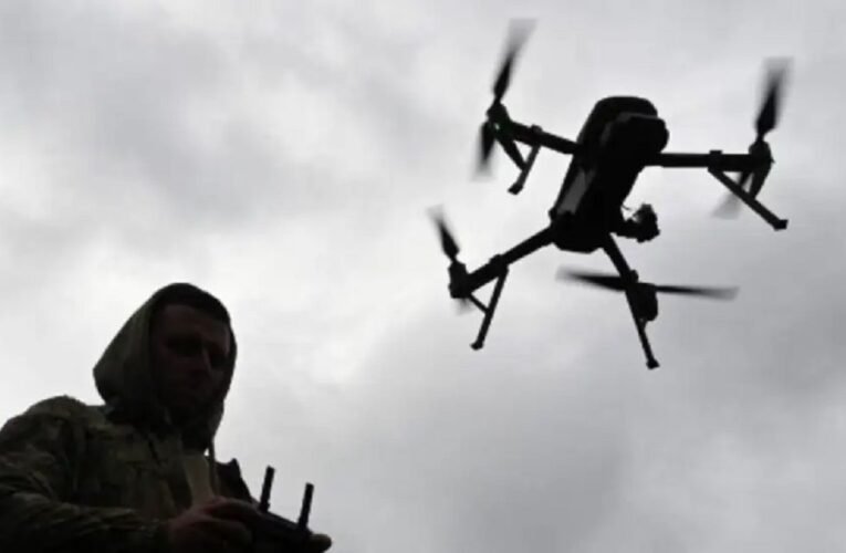 Estados Unidos prohíbe el vuelo de drones en la frontera con México