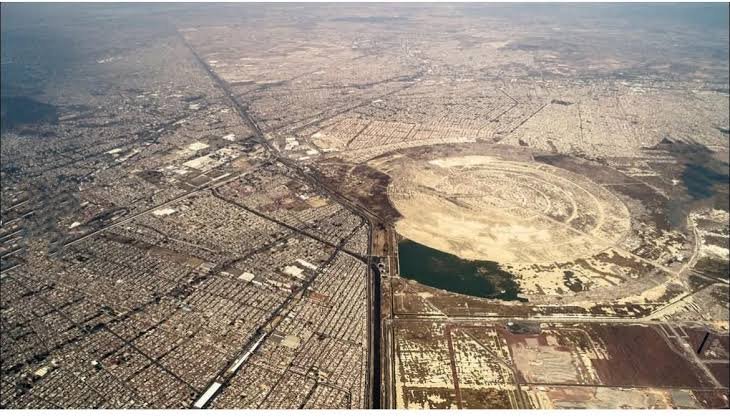¡Viven en el lodo! 30 mil vecinos de Ecatepec gastan miles de pesos en pipas de agua