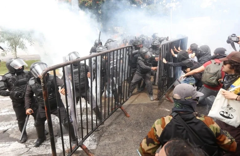 Vuelco judicial en Jalisco: liberan a los cinco detenidos en marcha de Guadalajara tras acusaciones del gobierno