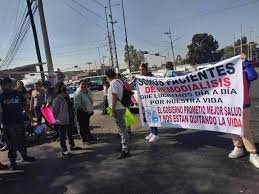 Estudiantes de la UTN realizan paro e inician bloqueos viales en Nezahualcóyotl 