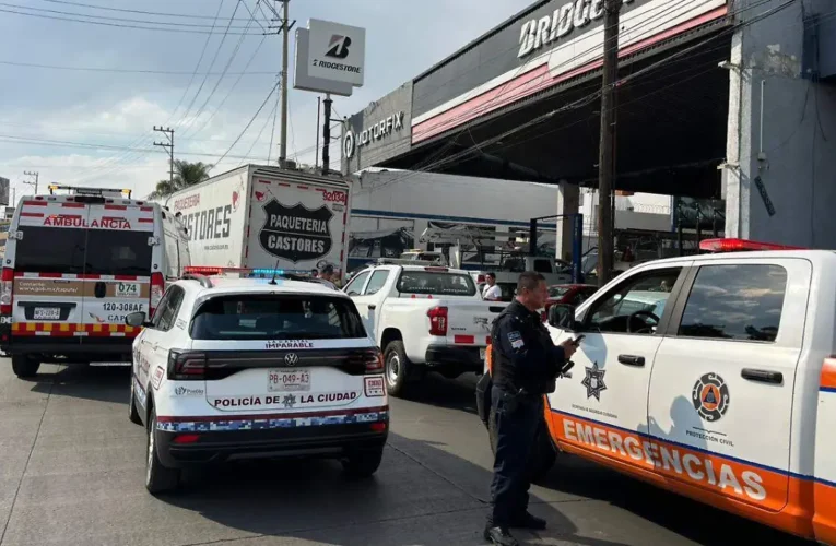 ¿Tragedia en la 31 Poniente? Brutal choque deja sin un brazo a paramédico de Capufe