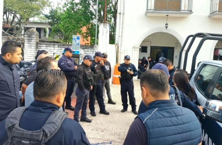 ¡Tensión en la comandancia! Policías se rebelan contra mandos por abusos y sueldos disparejos en Emiliano Zapata