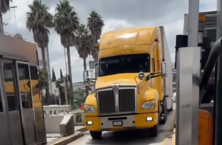 Furia en la caseta de Tepotzotlán: transportistas liberan peaje tras violento arresto de choferes en el Edomex
