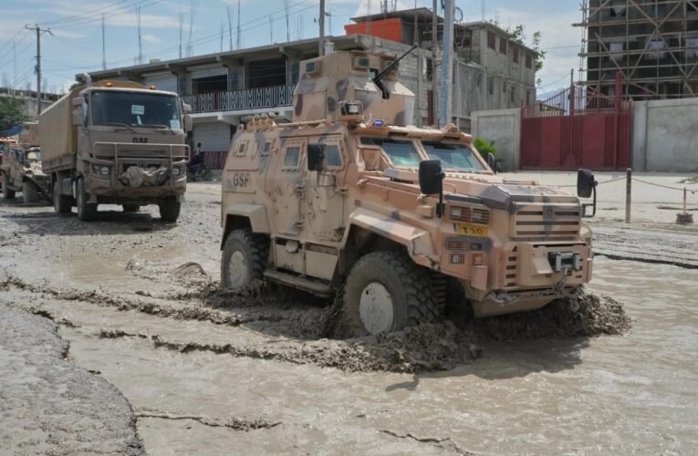 El Salvador lanza operación militar para rescatar rehenes en Haití