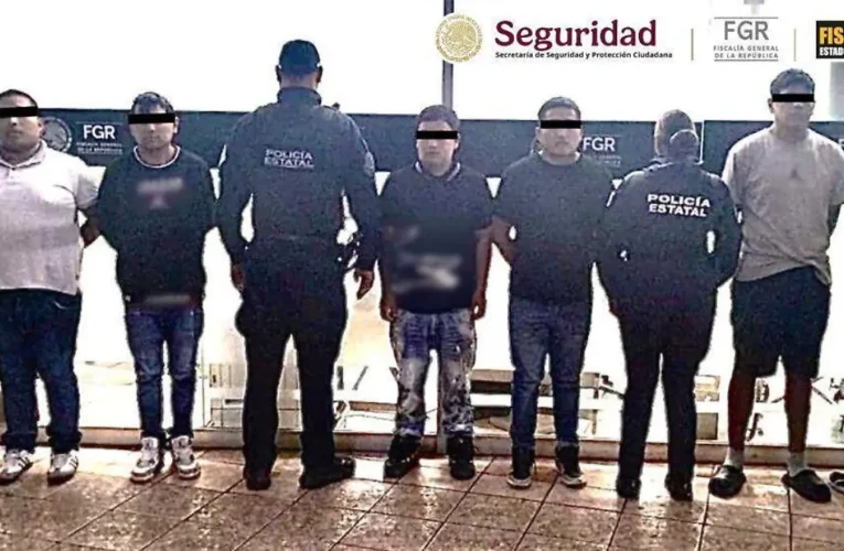 ¡Falsos policías al descubierto! Caen cinco por extorsionar a transportistas con uniformes clonados