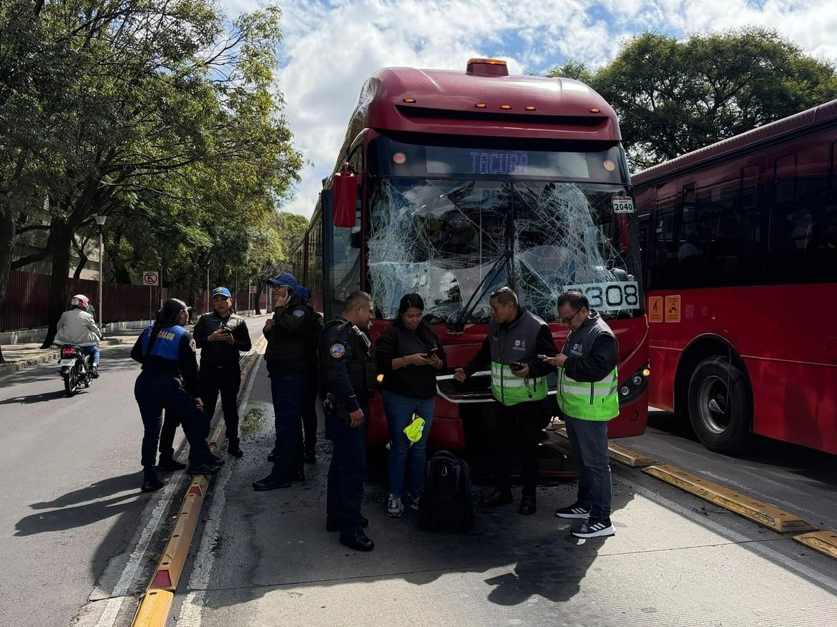 accidente Metrobús Iztacalco