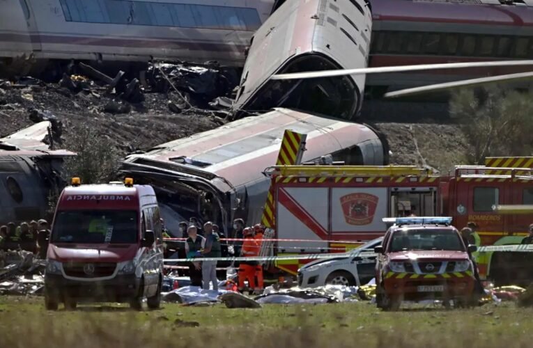 Asciende a 68 la cifra de muertos por accidente de dos trenes en Toledo, España