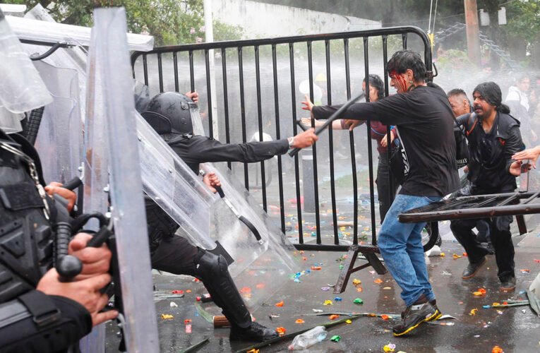¿Represión o “grupo de choque”? Las dos versiones tras las detenciones en la protesta por el agua en Guadalajara