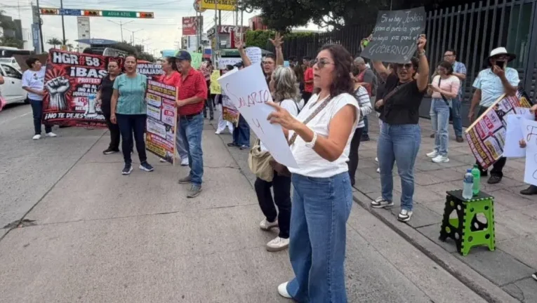 Megamarcha del IMSS en CDMX hoy: calles cerradas, ruta y alternativas viales este 13 de octubre